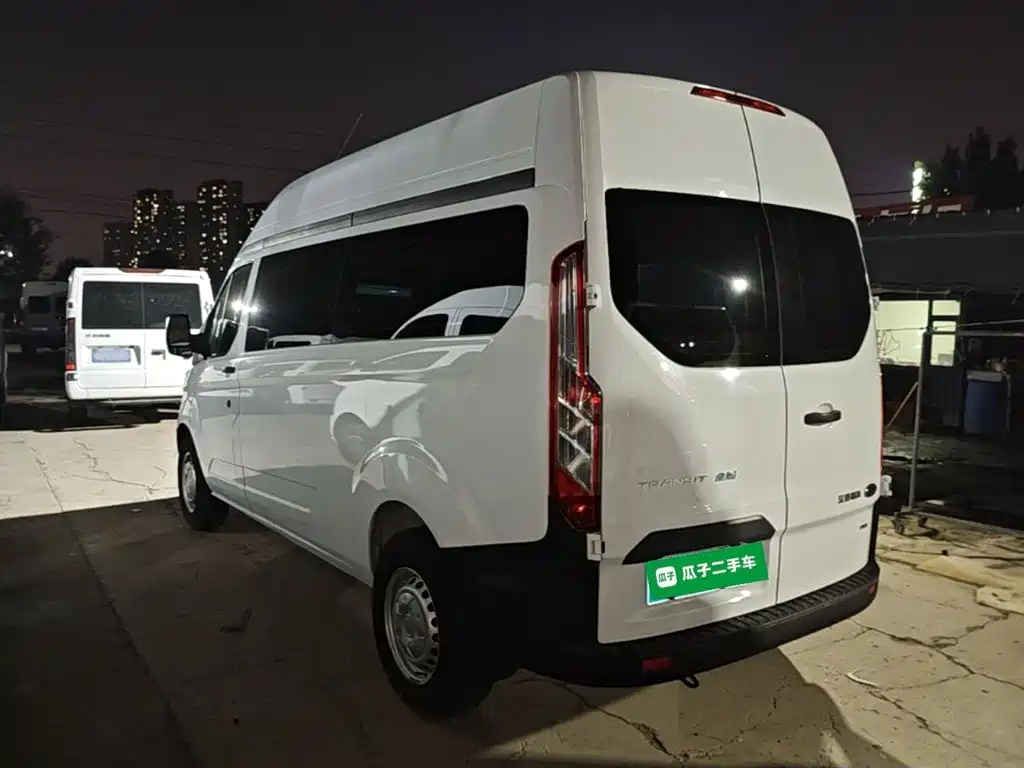 Ford Transit — миниатюра 5