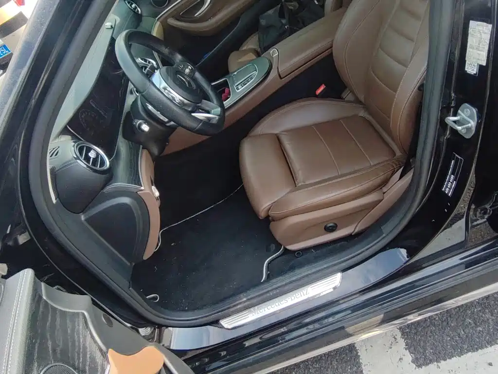 Mercedes-Benz E-Class — миниатюра 7