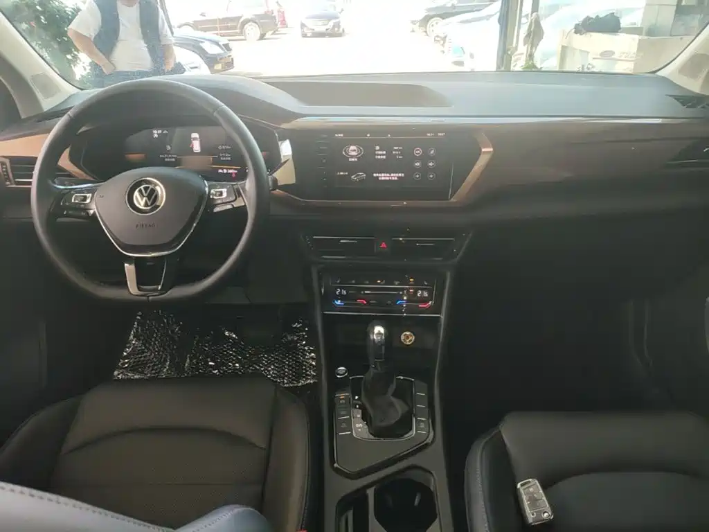Volkswagen Tharu — миниатюра 10