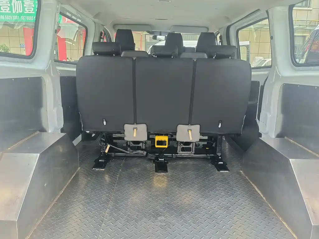 Ford Transit — миниатюра 7