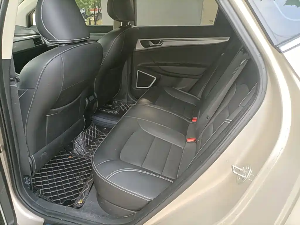 Geely Emgrand GS — миниатюра 17