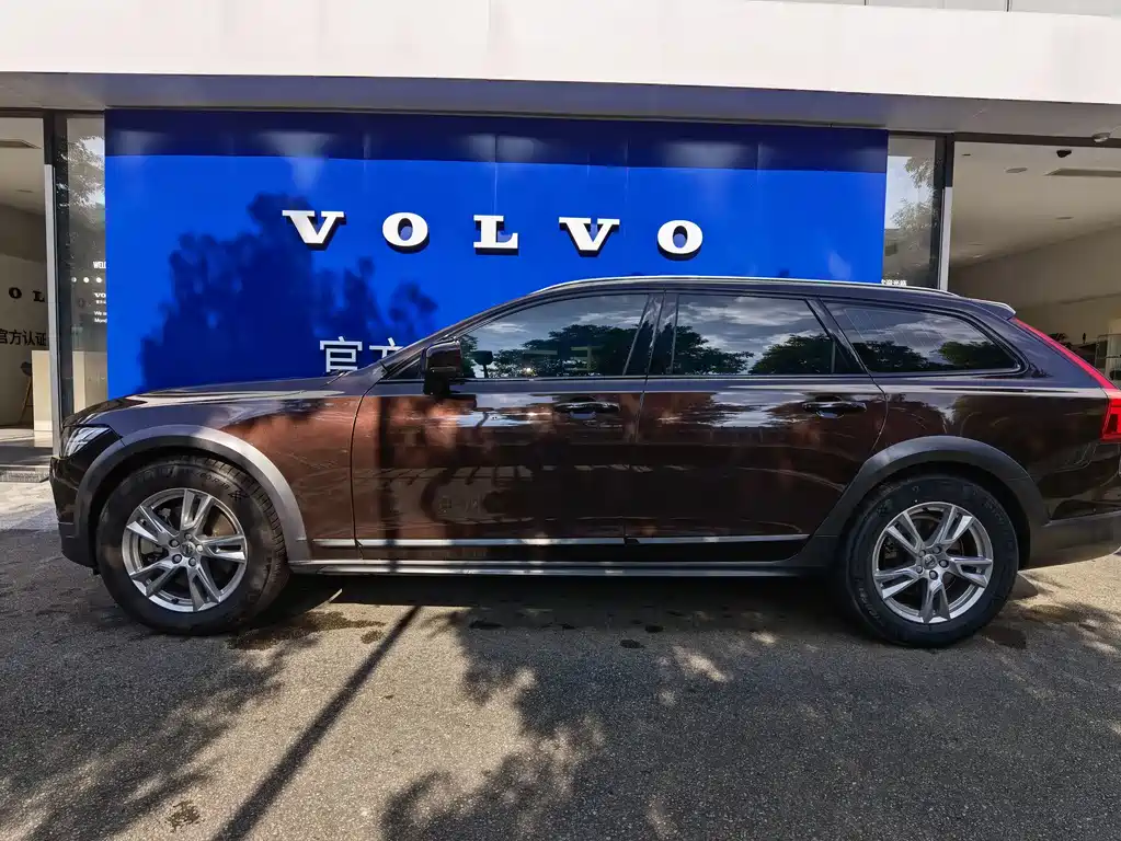 Volvo V90 — миниатюра 4