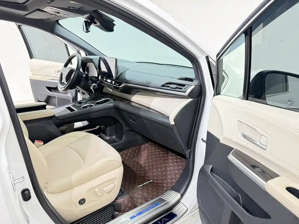Toyota Sienna — миниатюра 20