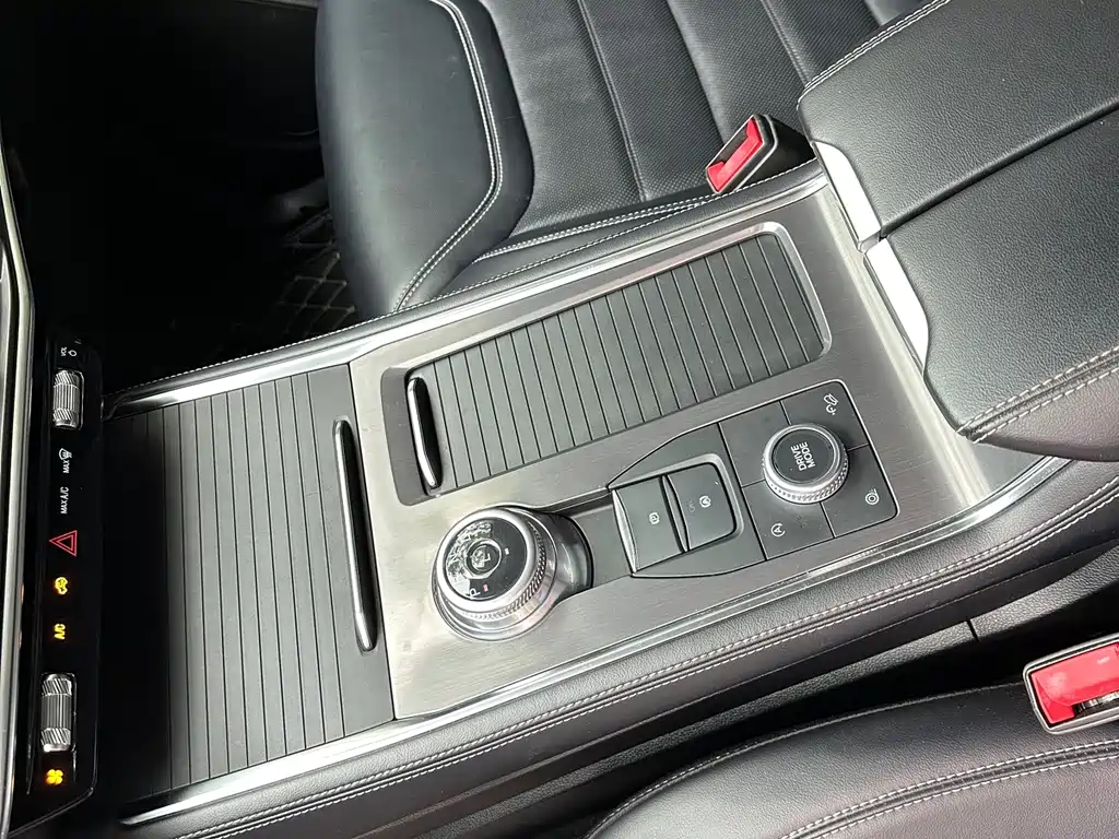 Ford Explorer — миниатюра 9