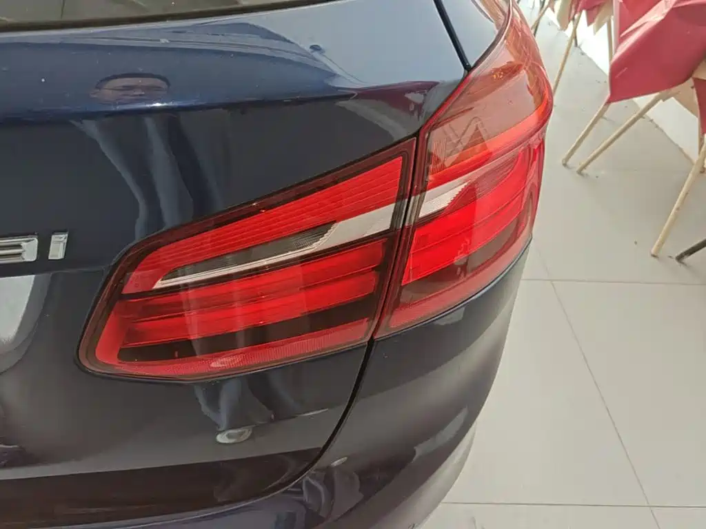 BMW 2 Series Active Tourer — миниатюра 8