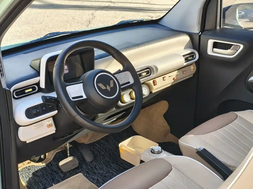 Wuling MINIEV — миниатюра 10