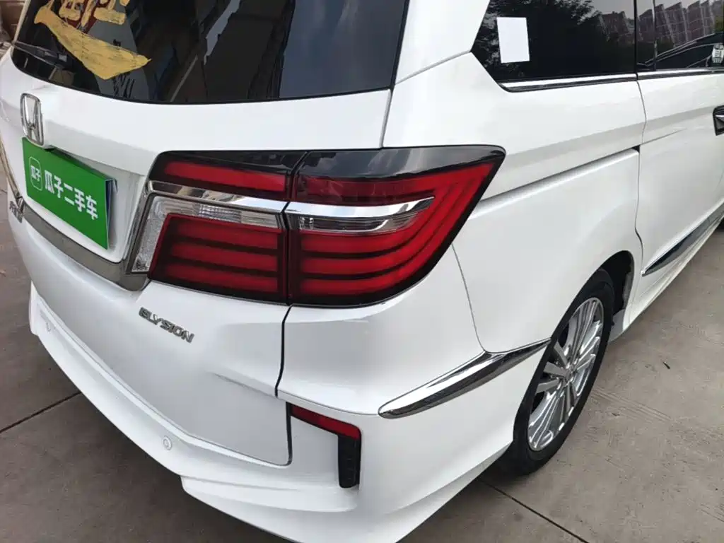Honda Elysion — миниатюра 8