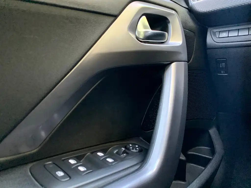 Peugeot 2008 — миниатюра 17