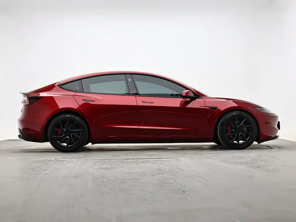 Tesla Model 3 — миниатюра 6