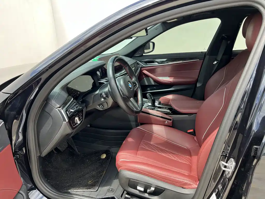 BMW 5 Series — миниатюра 12