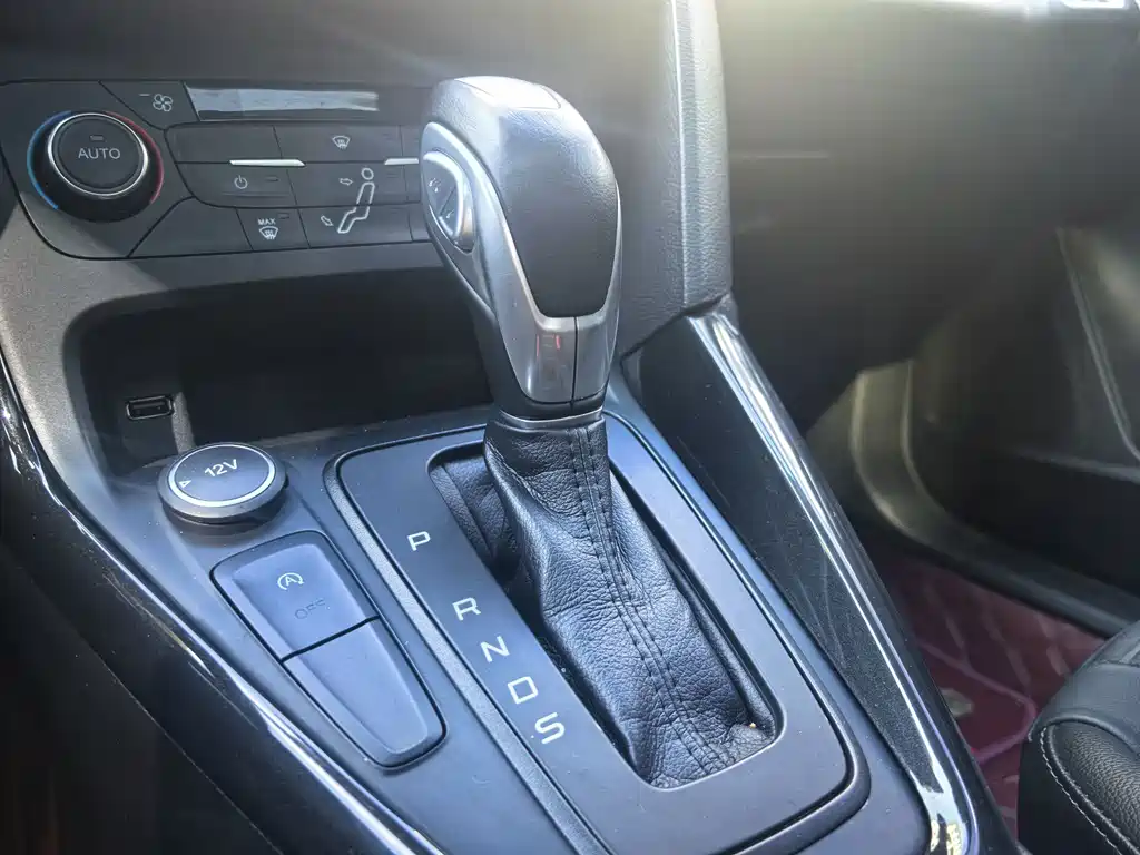 Ford Focus — миниатюра 10