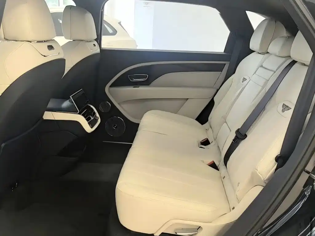 Bentley Bentayga — миниатюра 8
