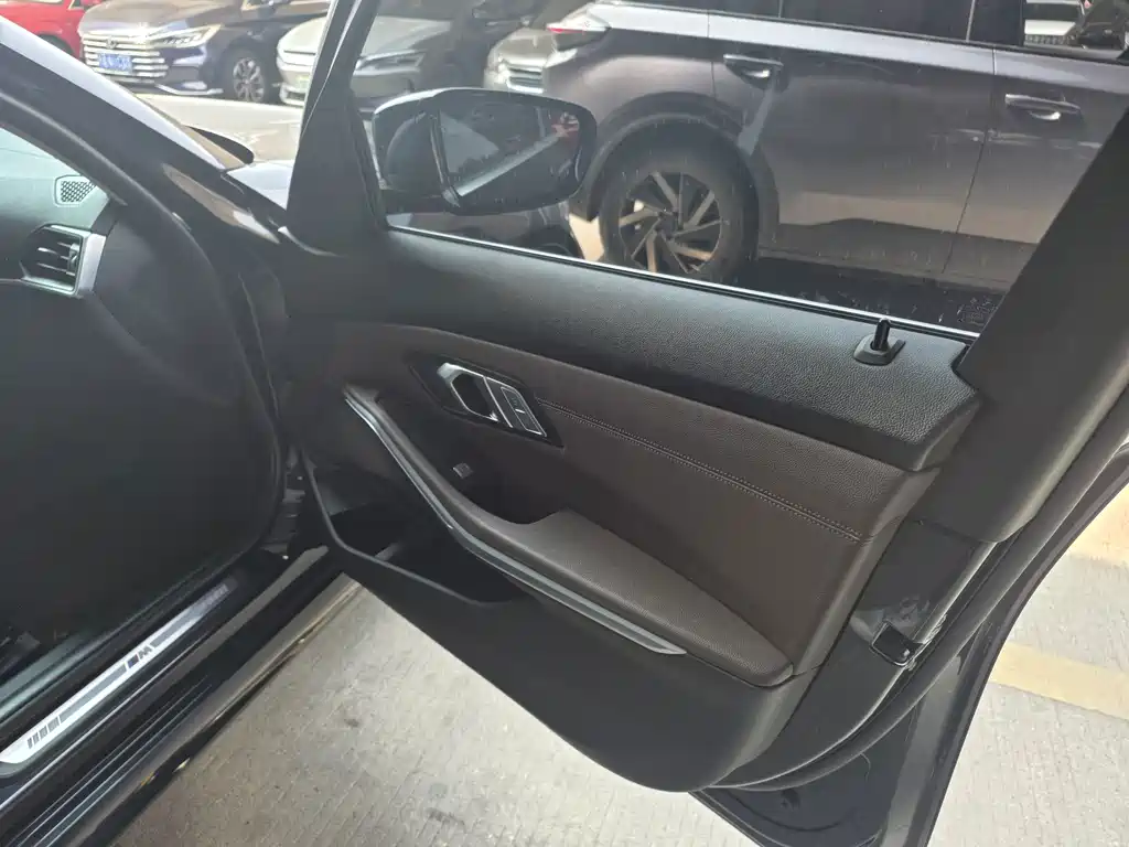 BMW 3 Series — миниатюра 21