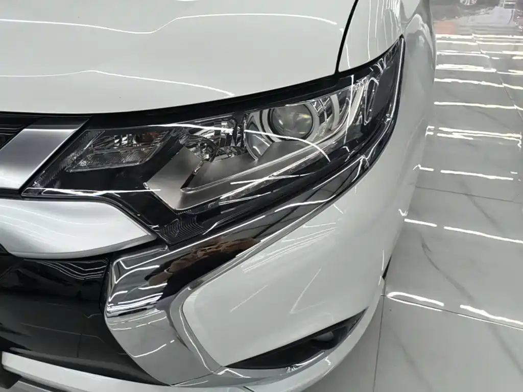 Mitsubishi Outlander — миниатюра 24