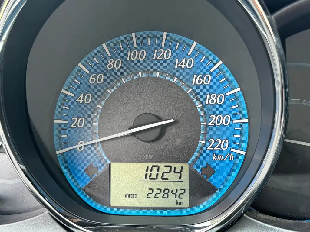 Toyota Yaris L — миниатюра 5