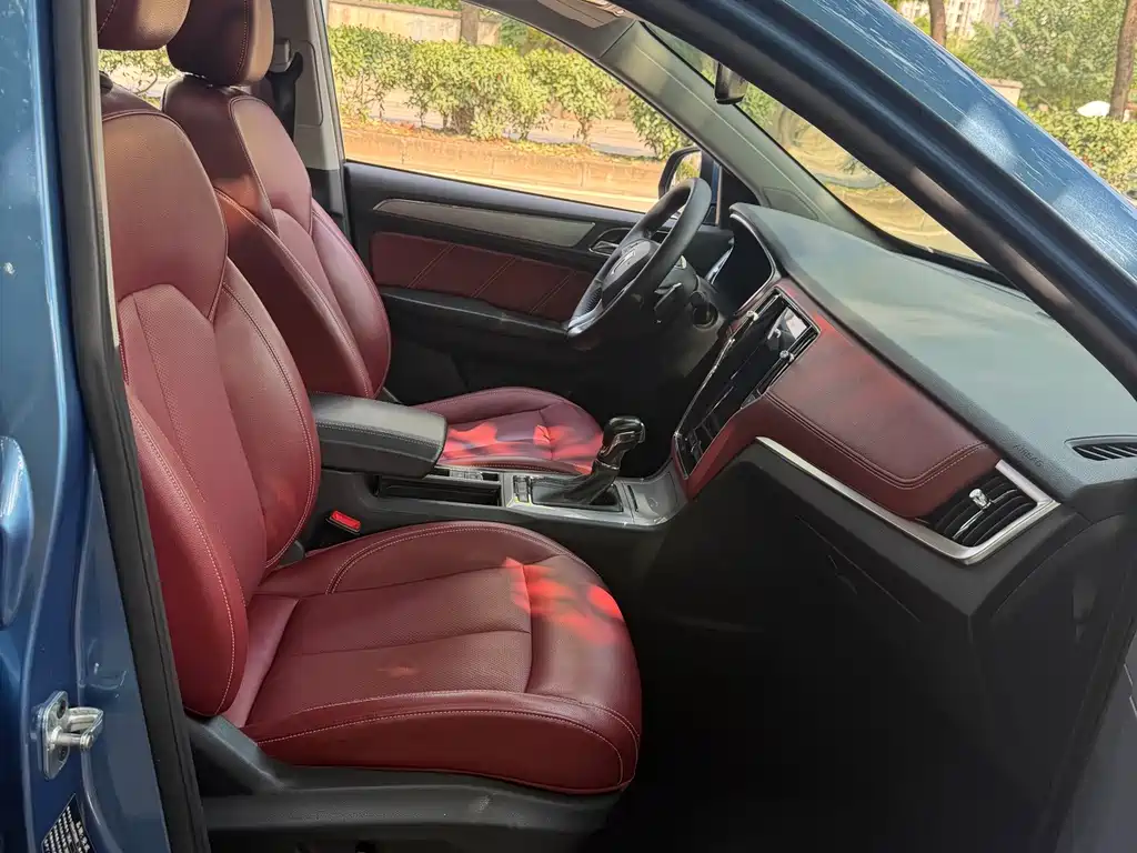 Roewe RX5 — миниатюра 13