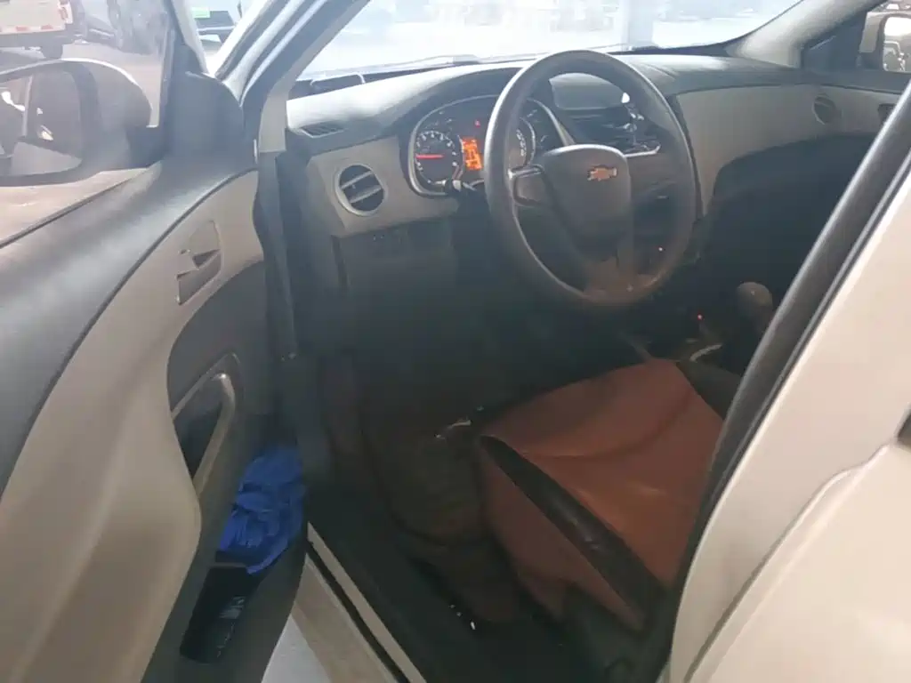 Chevrolet Sail — миниатюра 16
