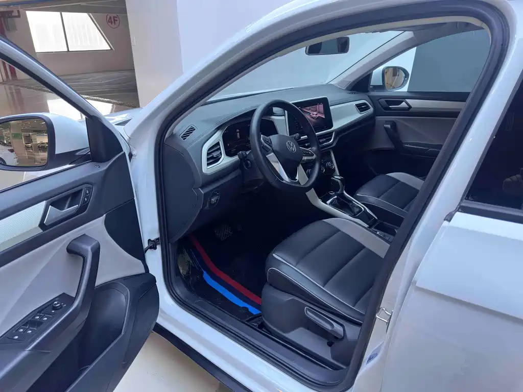 VOLKSWAGEN T ROC EXPLORING SONGS