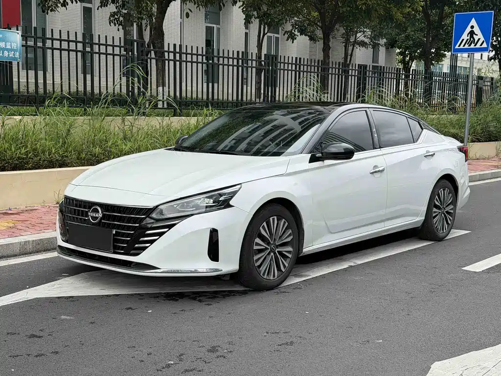 Nissan Teana 2024