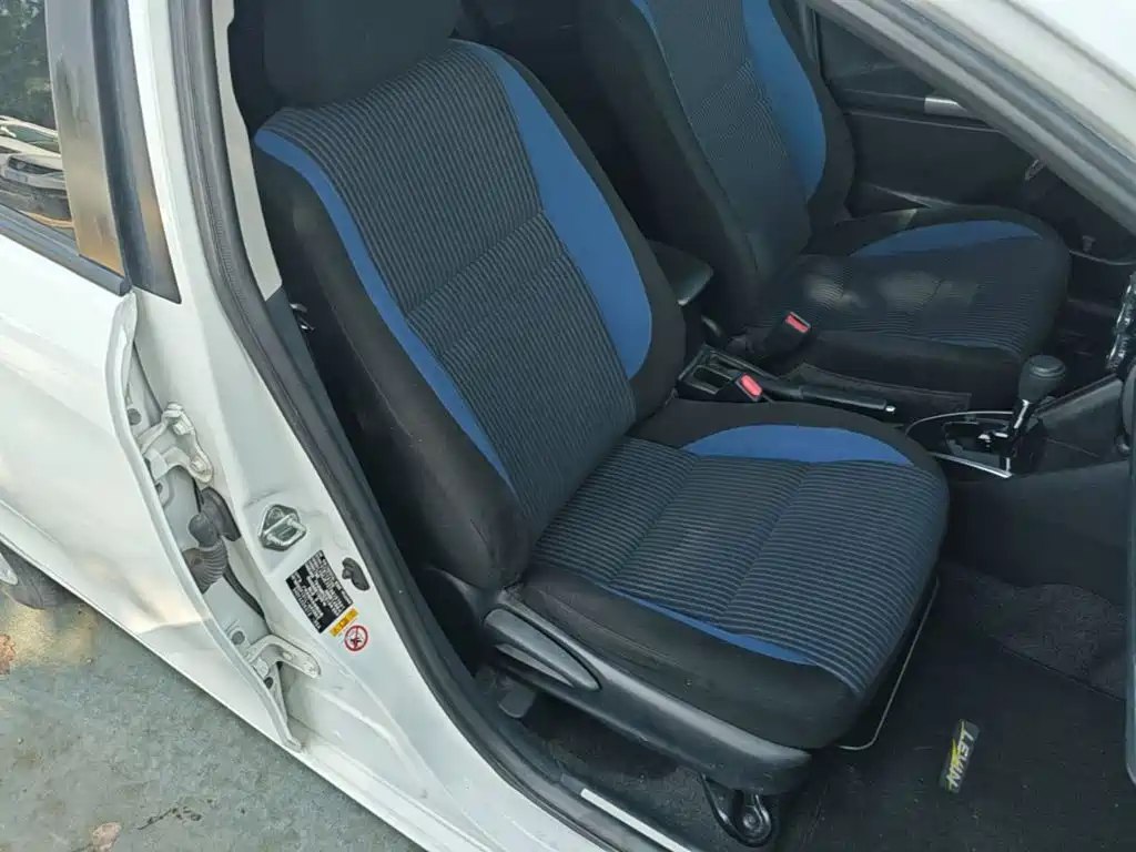 Toyota Yaris L — миниатюра 25
