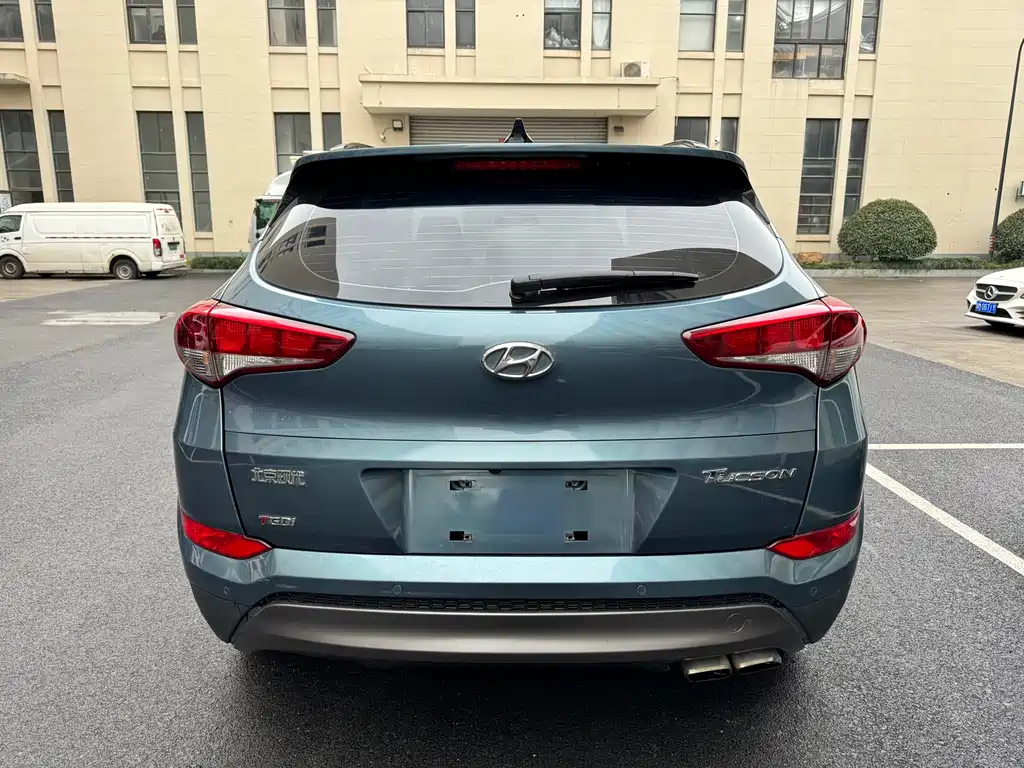 HYUNDAI TUCSON