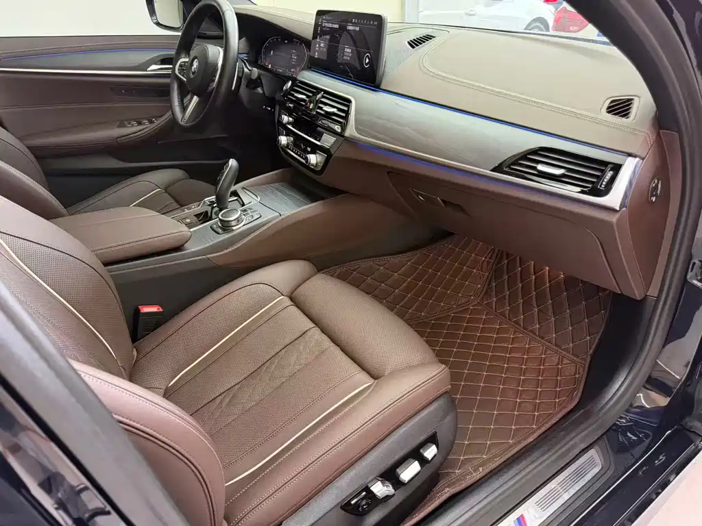 BMW 5 Series — миниатюра 5