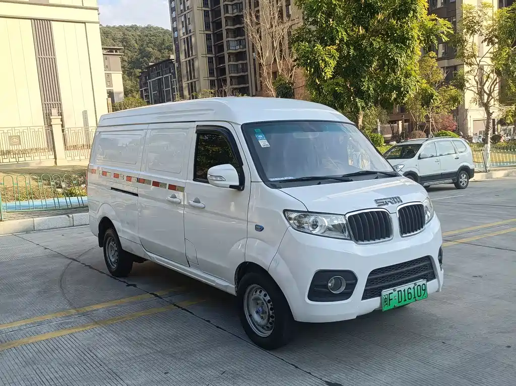 SRM XINYUAN NEW ENERGY LITTLE SEA LION EV