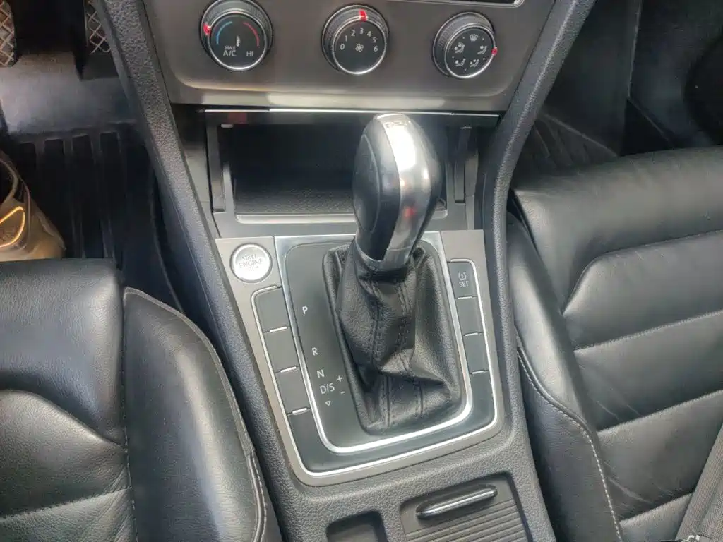 Volkswagen Golf — миниатюра 10