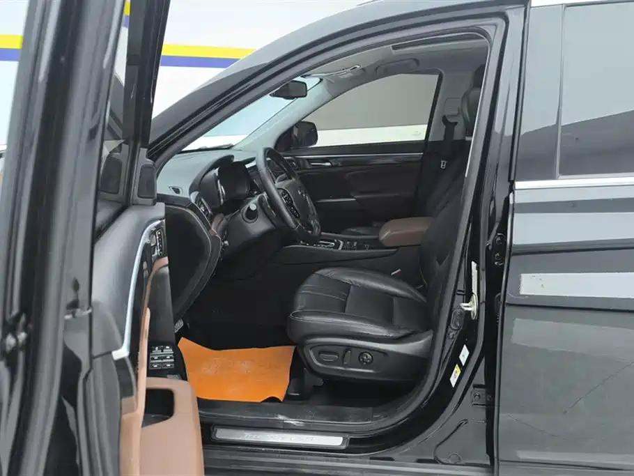 GAC GS8 2017 320T Luxury Smart Connect （ мест）
