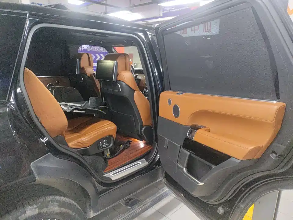 Land Rover Range Rover — миниатюра 17