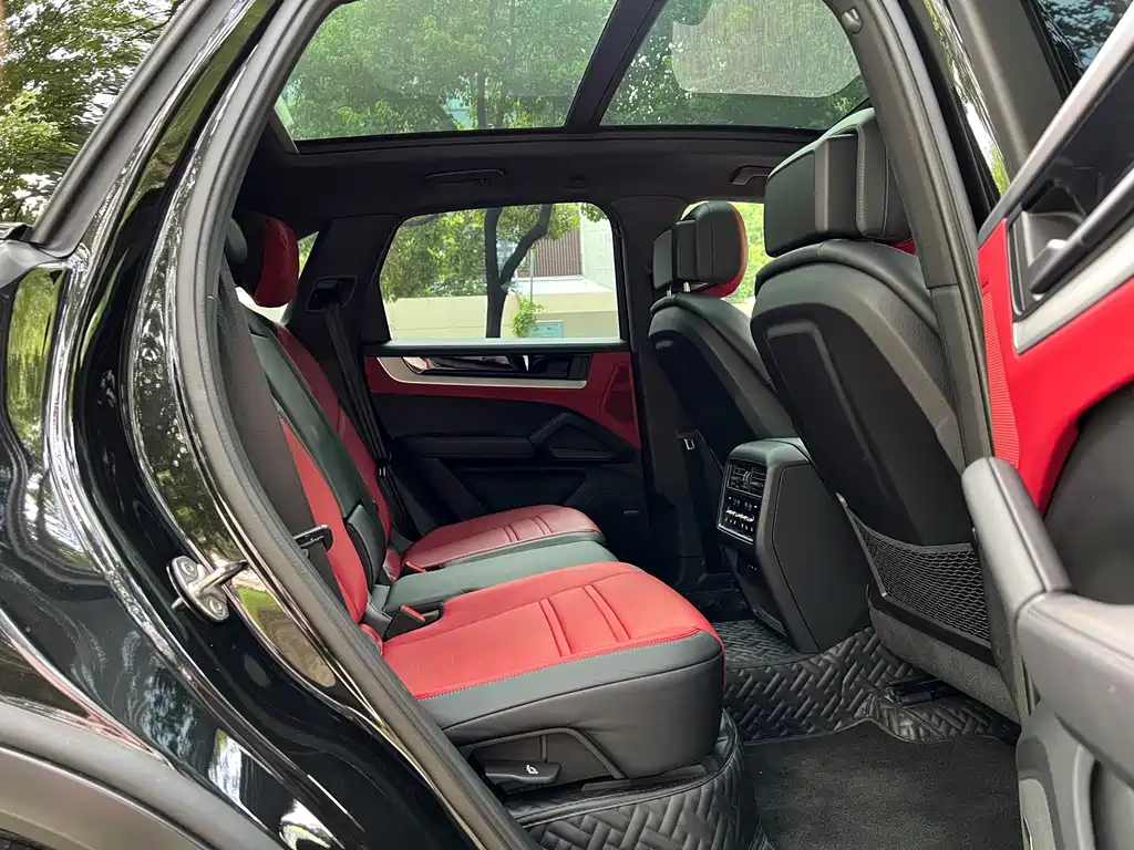 Porsche Cayenne — миниатюра 11