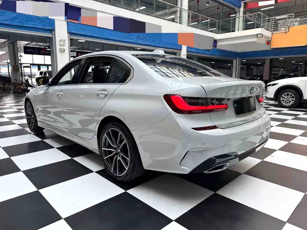BMW 3 Series — миниатюра 17
