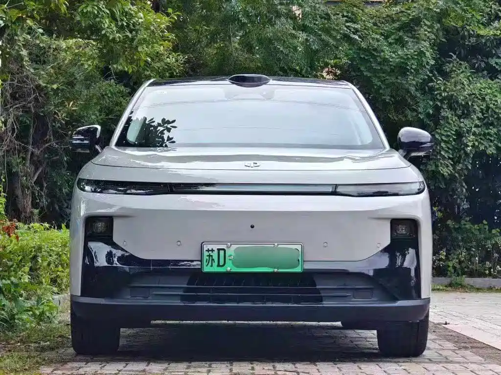 Leapmotor Leapmotor B10 — миниатюра 2