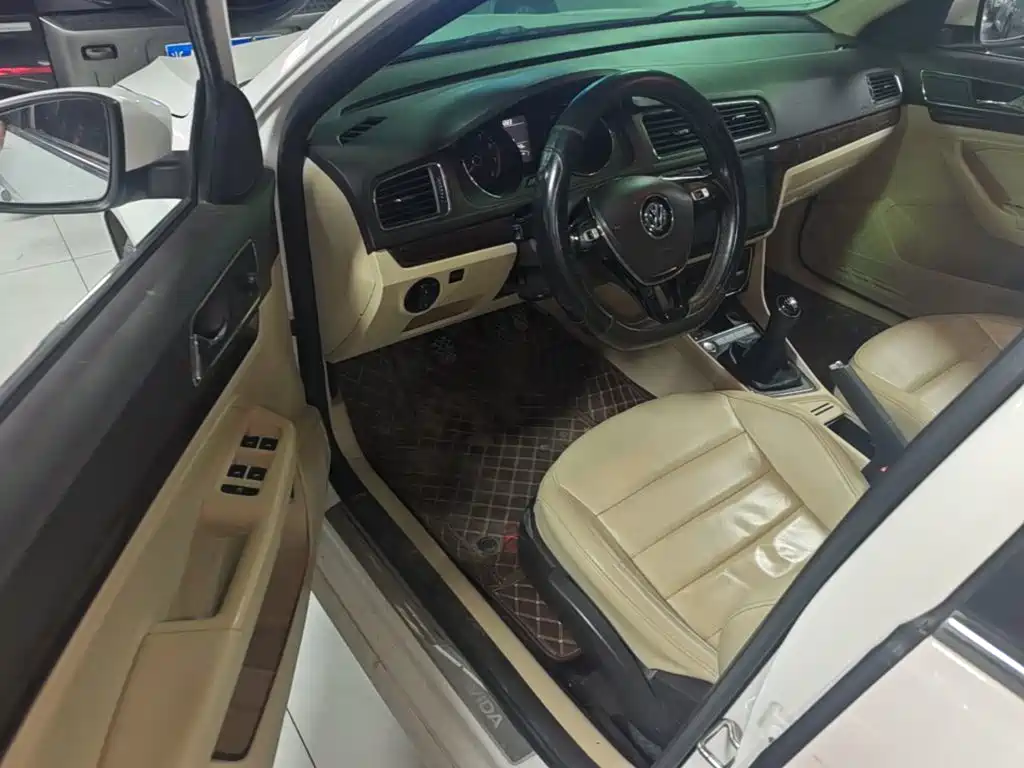 Volkswagen Lavida — миниатюра 21