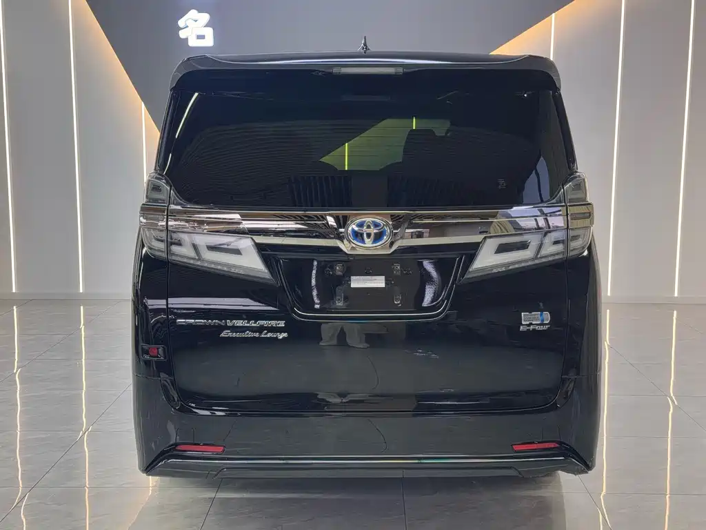 Toyota Vellfire — миниатюра 8
