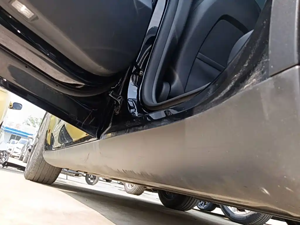 Tesla Model Y — миниатюра 22