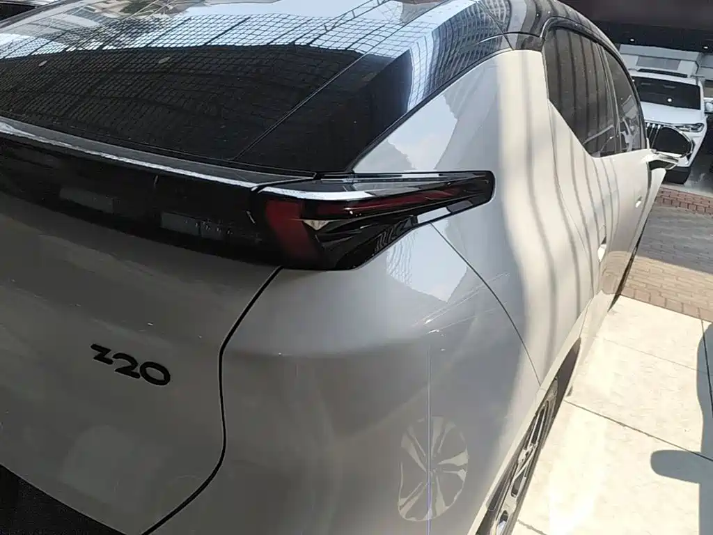 Lynk & Co 20 — миниатюра 8