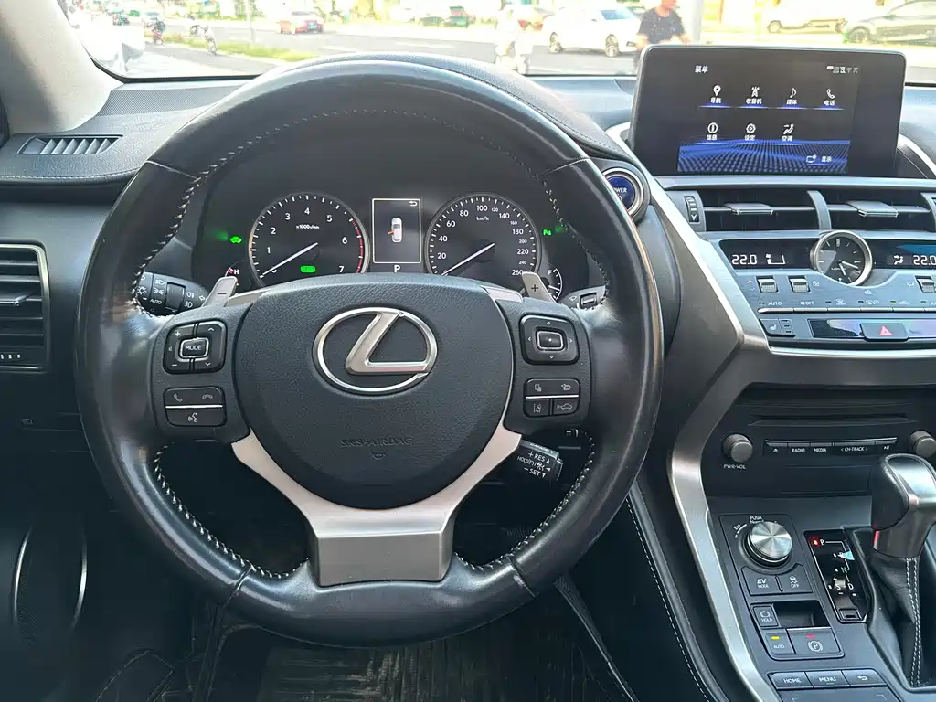 Lexus NX — миниатюра 10