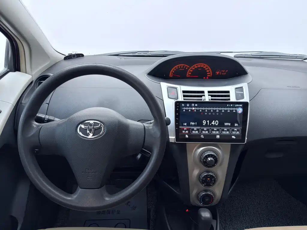 Toyota Yaris — миниатюра 5