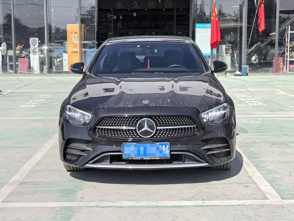 Mercedes-Benz E-Class — миниатюра 2