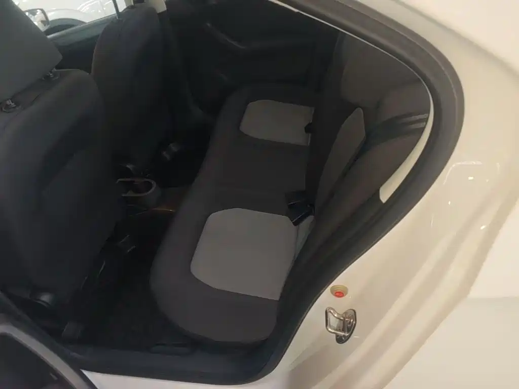 Skoda Rapid — миниатюра 17