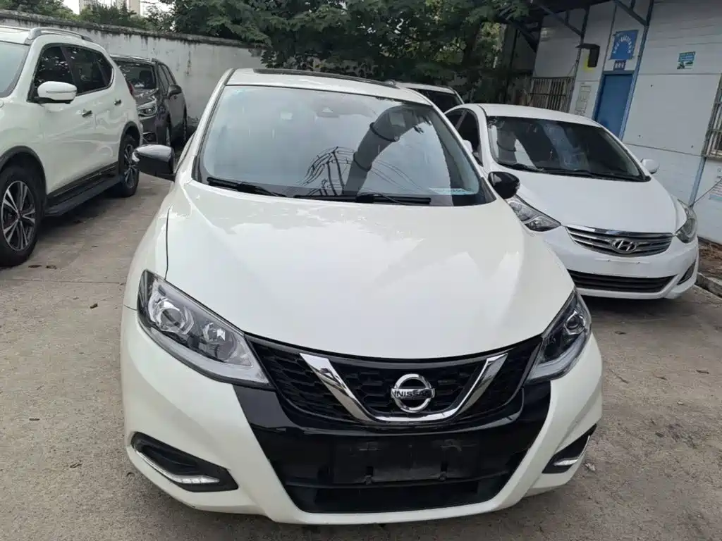 Nissan Tiida — миниатюра 3