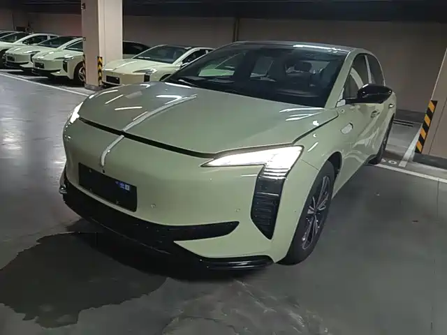 2026 Hongqi EH7