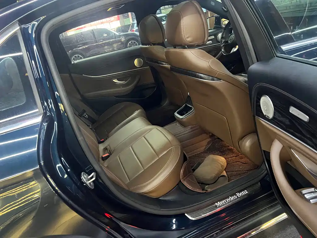Mercedes-Benz E-Class — миниатюра 12