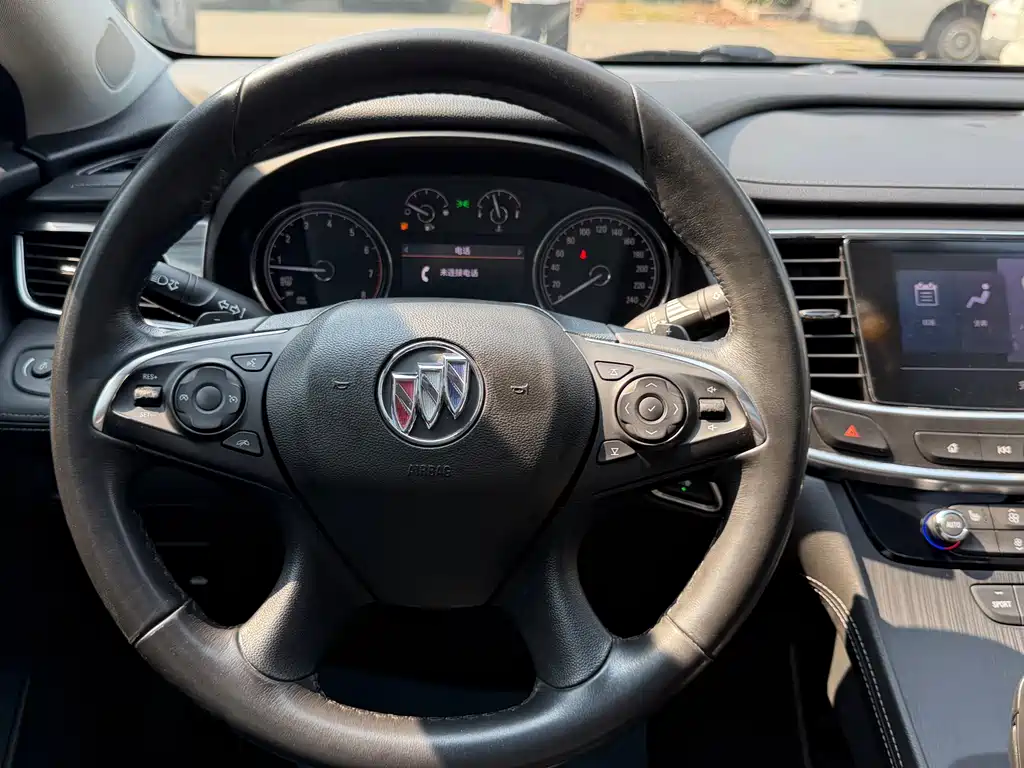 Buick LaCrosse — миниатюра 9