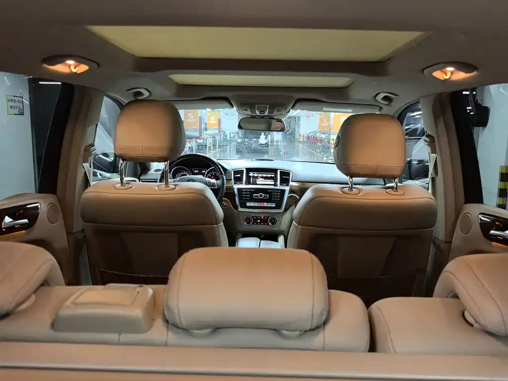 Mercedes-Benz M-Class — миниатюра 12