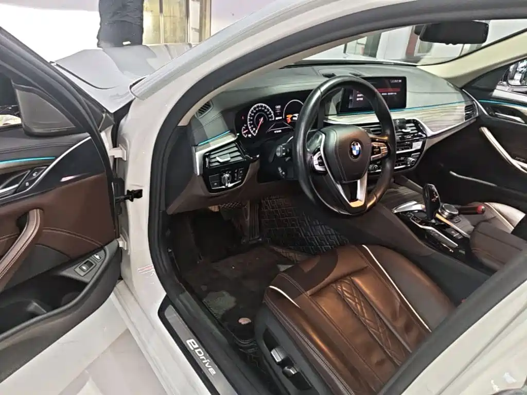 BMW 5 Series New Energy — миниатюра 16
