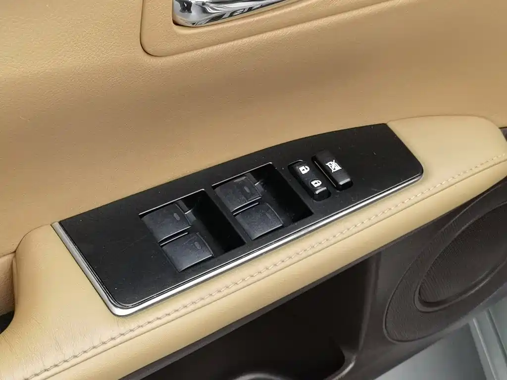 Lexus ES — миниатюра 9