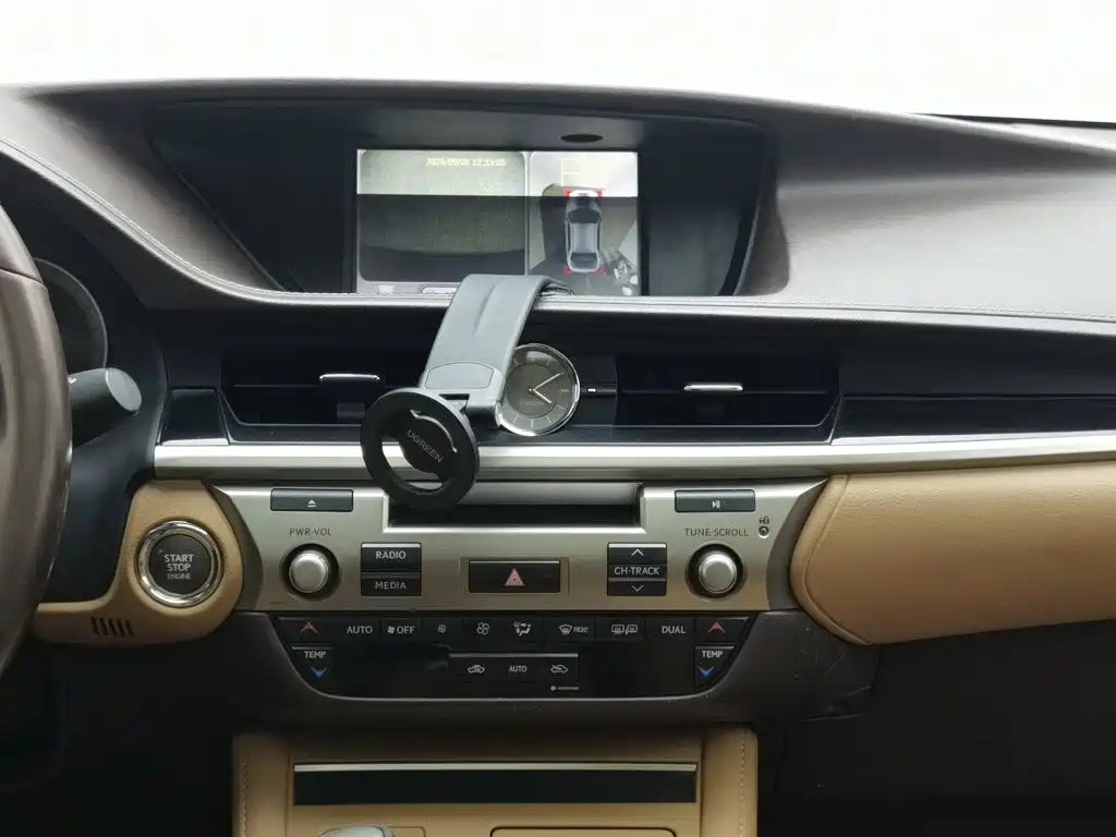 Lexus ES — миниатюра 12