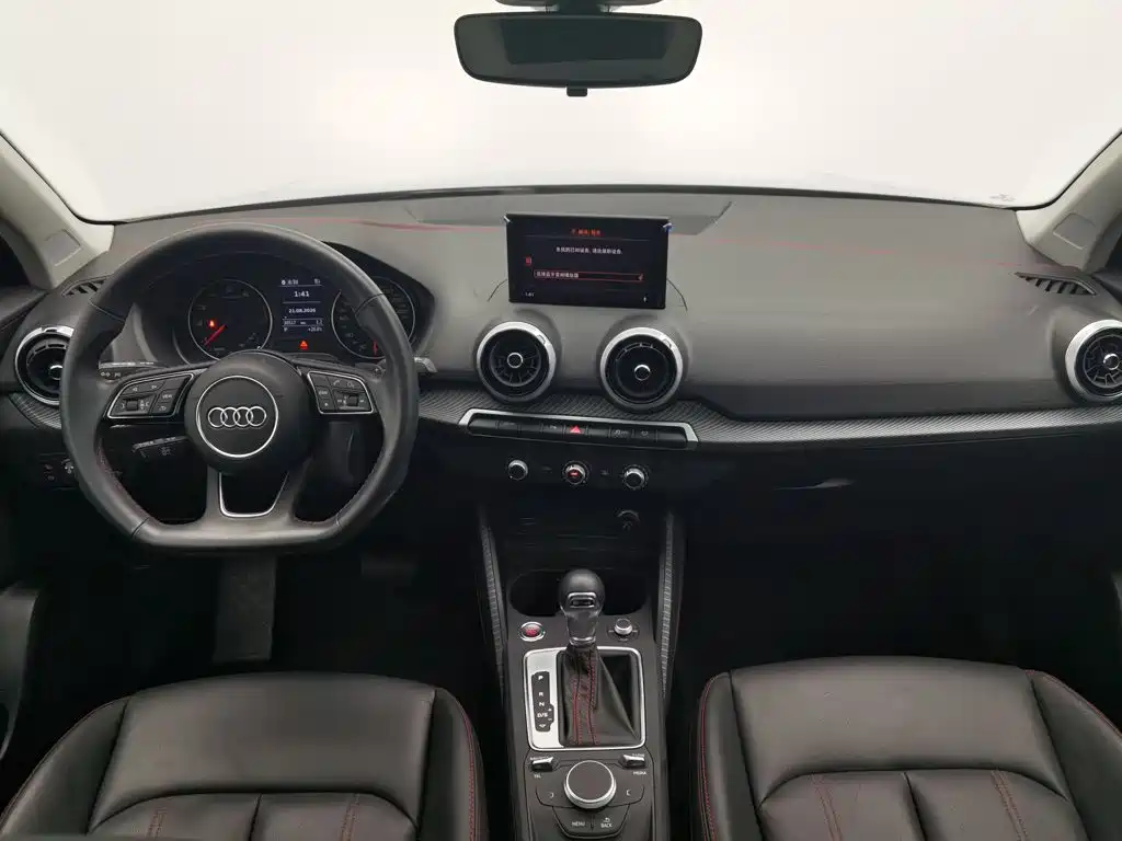 Audi Q2L — миниатюра 5